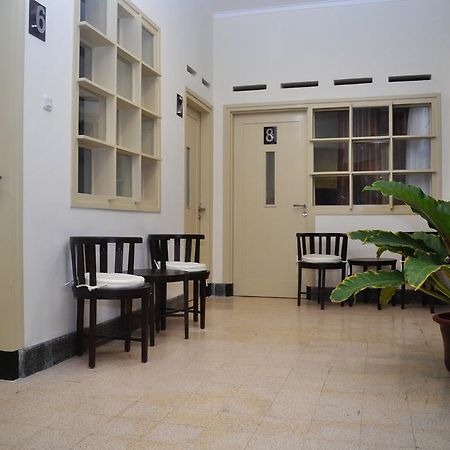 Srikandi Guesthouse มะลัง ภายนอก รูปภาพ