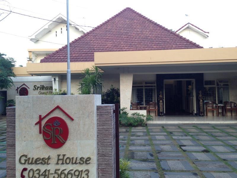 Srikandi Guesthouse มะลัง ภายนอก รูปภาพ
