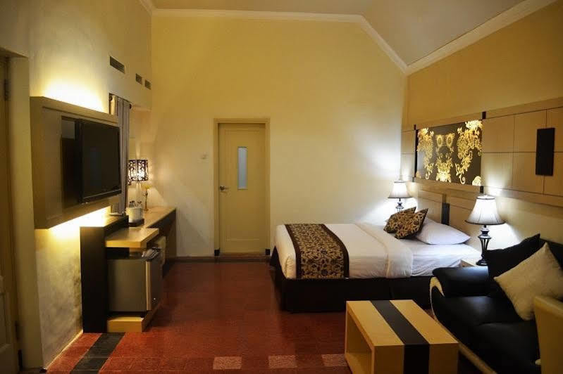 Srikandi Guesthouse มะลัง ภายนอก รูปภาพ